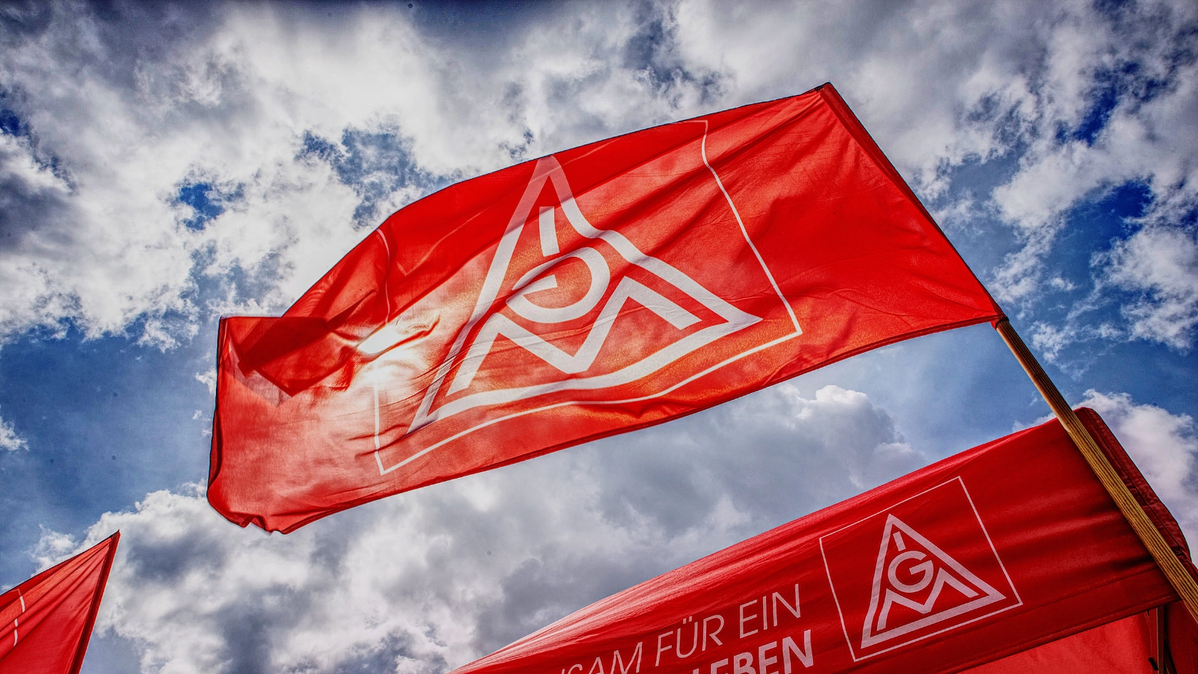 Fahne "Gemeinsam für ein Gutes Leben"