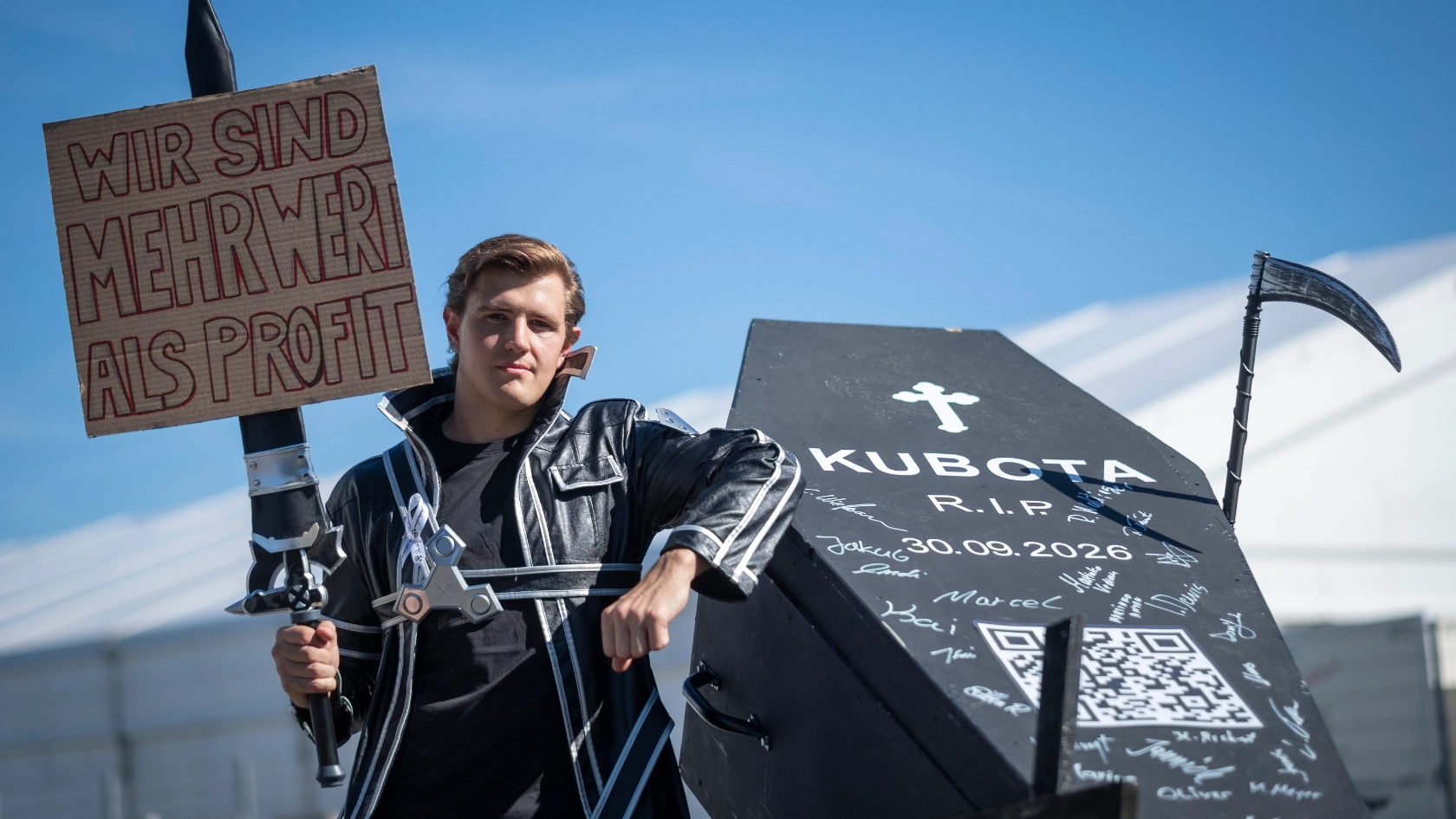 IG Metall Aktion KUBOTA Mitarbeiter , vor der Ausbildungsmesse, Rodgau,  19.09.25, Foto: Tim Wegner