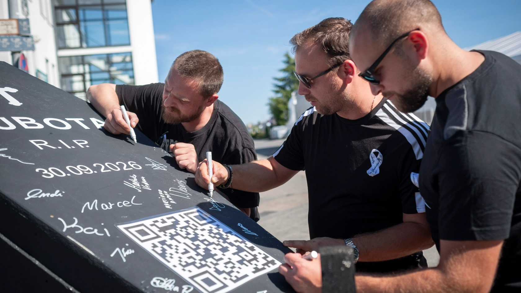 IG Metall Aktion KUBOTA Mitarbeiter , vor der Ausbildungsmesse, Rodgau,  19.09.25, Foto: Tim Wegner