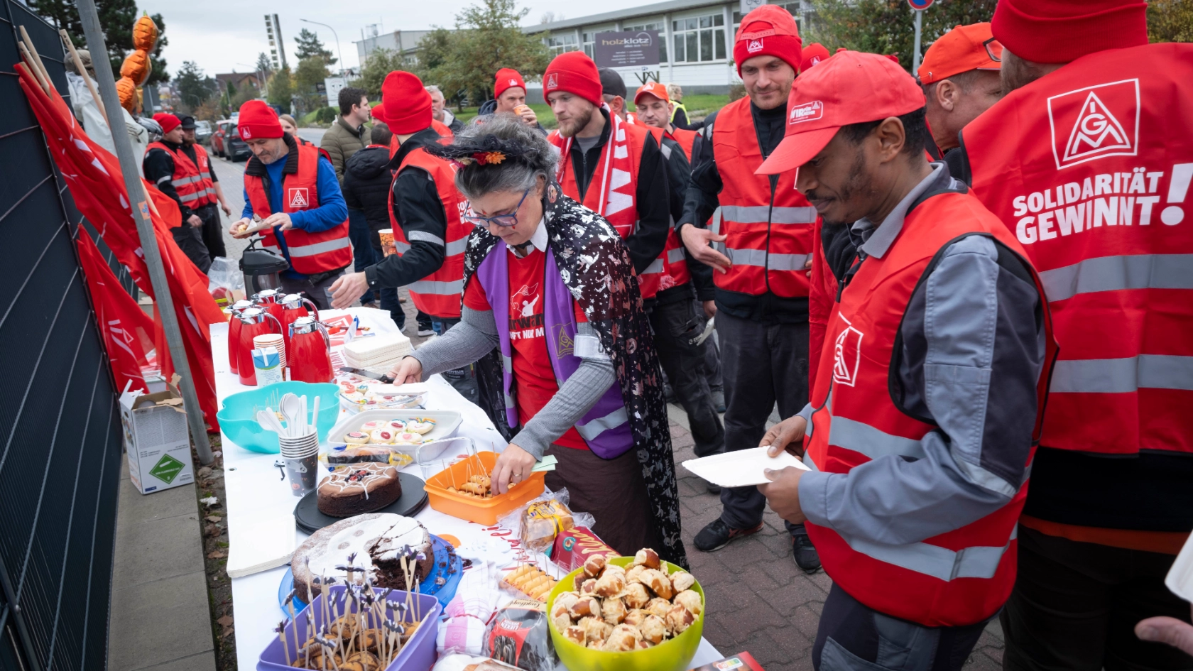 Warnstreik Zeppelin Systems GmbH, Roedermark, 31.10.24, Foto: Tim Wegner