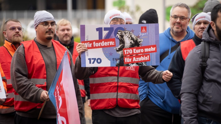 2024-11-07 Warnstreik GKN, LMS